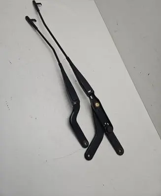 Ford C-MAX I Front wiper blade arm 74560