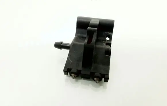 Nissan Primera Windshield washer spray nozzle 