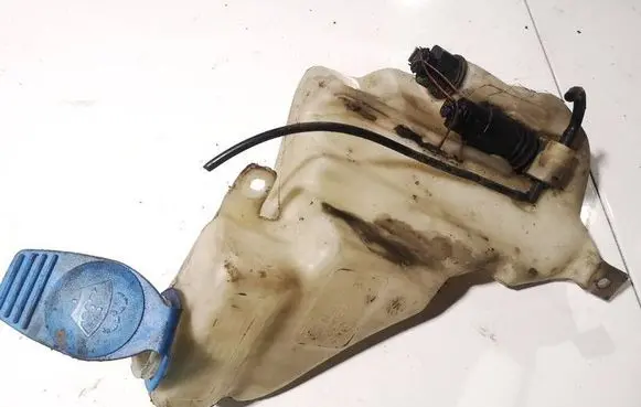 Volkswagen PASSAT B5 Windshield washer fluid reservoir/tank 3b0955453t