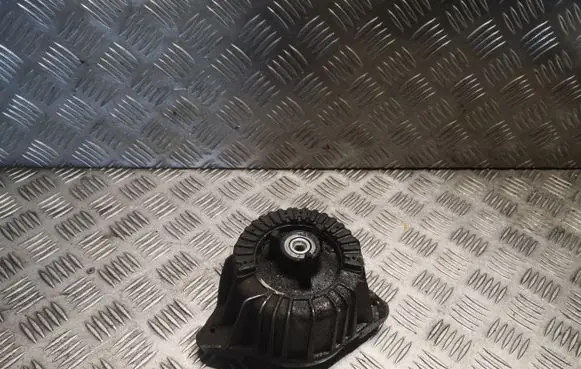 Engine mount bracket