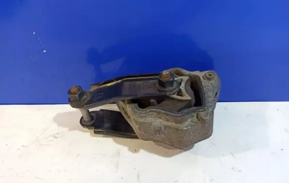 Volvo S60 Engine mount bracket 30671219 6G926P082AB