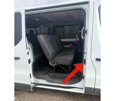 Opel Vivaro Sliding door contact joint 252167749R