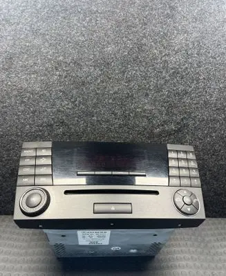Mercedes-Benz E W211 Radio/CD/DVD/GPS head unit A2118209889
