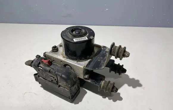 Volkswagen Golf V ABS Pump 1K0907379AF H32S0104 10097003213