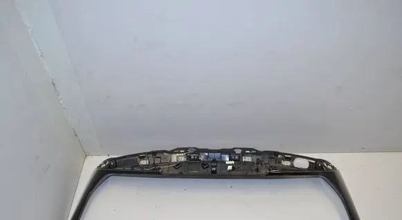 Tailgate/trunk spoiler
