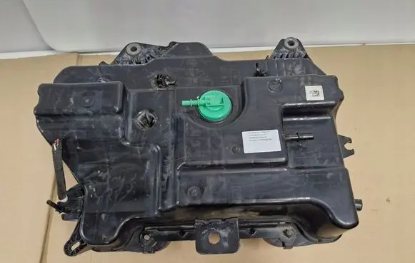 Renault Trafic III (X82) AdBlue liquid reservoir 4113301AA93460228