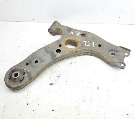 Toyota Avensis T270 Front lower control arm/wishbone