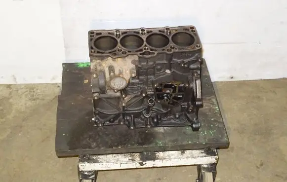 Audi A4 S4 B6 8E 8H Engine block AWX