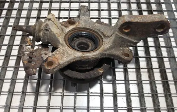 Subaru Forester SF Front wheel hub spindle knuckle