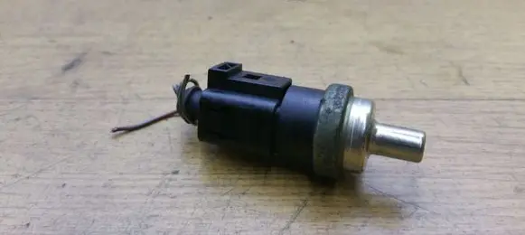 Audi A3 S3 8P Fuel temperature sensor 269416