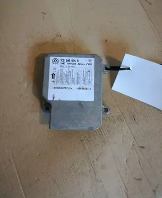 Volkswagen PASSAT B5 Airbag control unit/module 1C0909605B