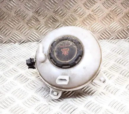 Volkswagen Tiguan Coolant expansion tank/reservoir 5Q0121407F