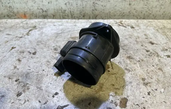Skoda Fabia Mk2 (5J) Mass air flow meter 8ET35809506