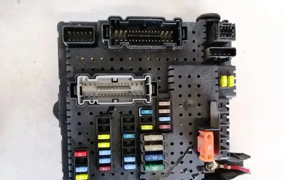 Volvo V70 Fuse box set 12217799 00004857954