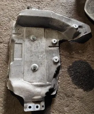 Volvo V40 Exhaust heat shield 31383883