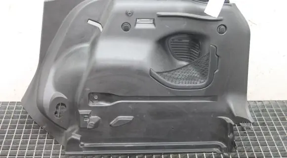 Jeep Renegade Trunk/boot side trim panel