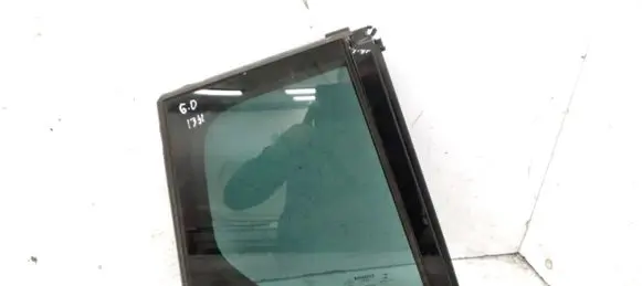 Renault Megane IV Rear vent window glass 43R000184 E000989 0CPN0009