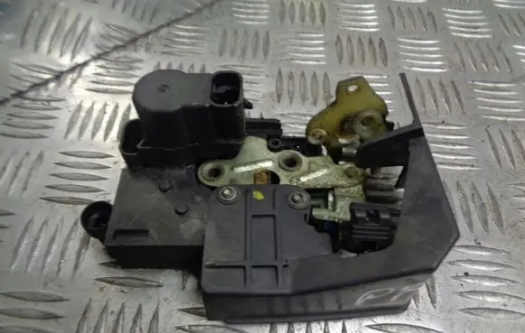 Alfa Romeo 156 Front door lock 18110242