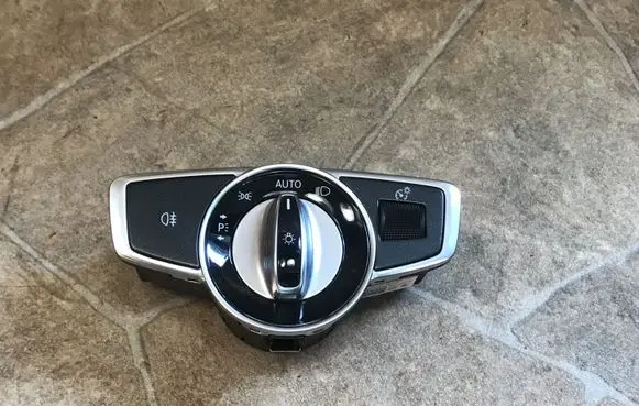 Mercedes-Benz E W213 Light switch A2229055508