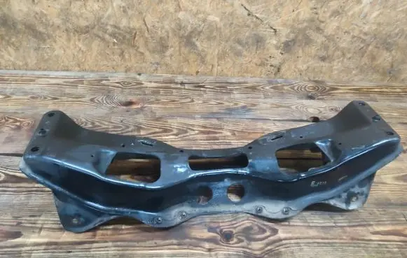 Subaru Impreza III Front subframe