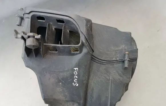 Ford Focus Air filter 