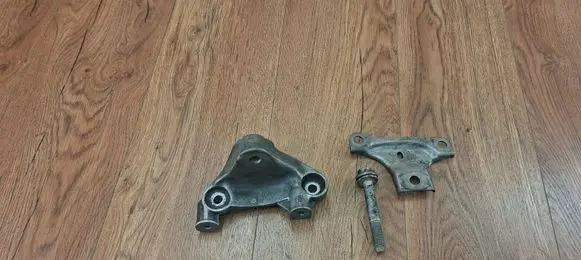 Renault Espace - Grand espace IV Engine mounting bracket 8200292833 8200292835 7703602248
