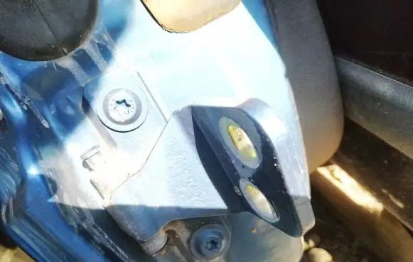 Renault Laguna I Rear door lower hinge