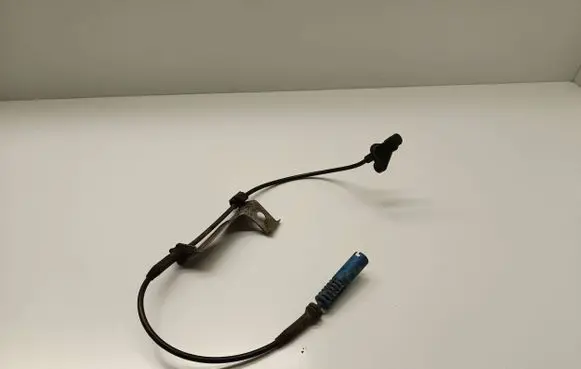 BMW 5 E39 ABS brake wheel speed sensor 34526756375 6756375