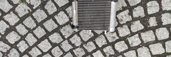 Audi A8 S8 D4 4H Engine oil radiator 4H0117015E
