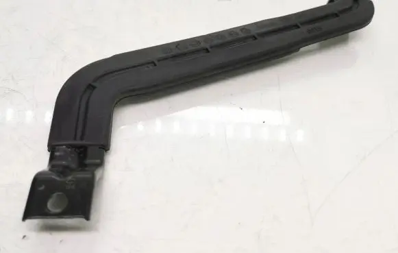 Battery bracket