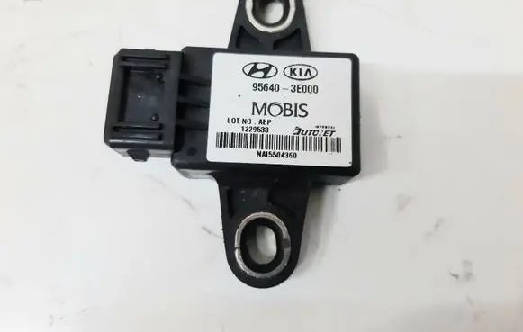 KIA Sorento ESP acceleration yaw rate sensor 956403E000