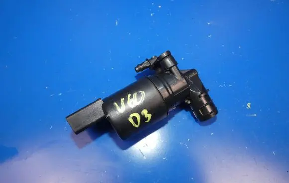 Volvo V60 Windscreen/windshield washer pump 