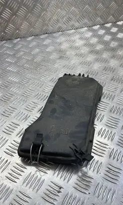 Mercedes-Benz C W204 Fuse box cover A2045400182