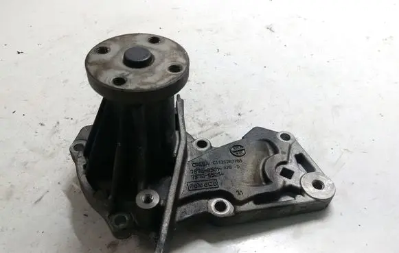 Ford Focus Water pump 7S7G8501 7S7G8505
