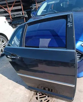Volkswagen Phaeton Rear door