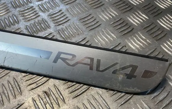 Toyota RAV 4 (XA30) Front sill trim cover 6791142030 SA30