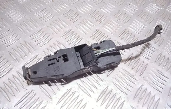 Volkswagen Sharan Tail light bulb cover holder 7M0945259