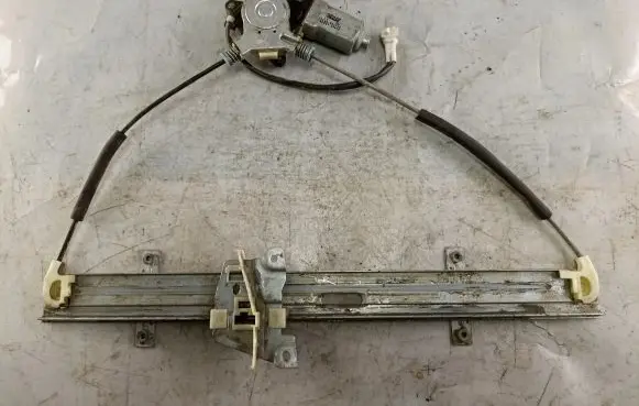 Suzuki Grand Vitara I Front door window regulator with motor 8346065D00 0621008920