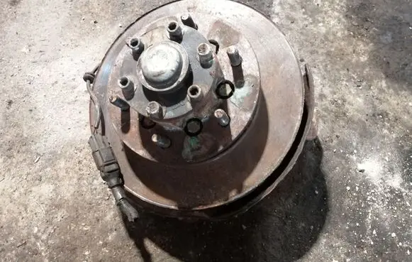 Hyundai Terracan Front wheel hub