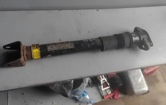 Mercedes-Benz ML W164 Rear shock absorber/damper SR4Z017A00 D012711