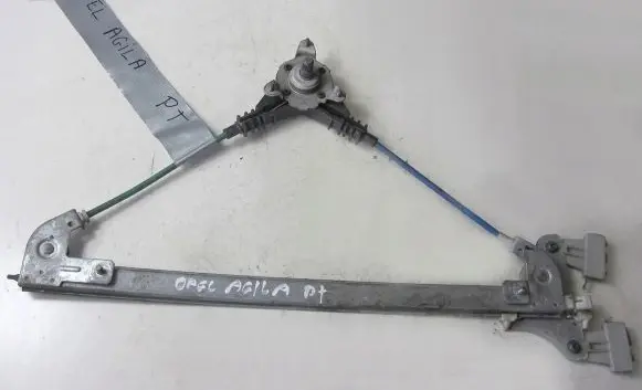 Rear door manual window regulator