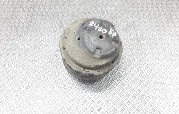 Mercedes-Benz C W203 Engine mount bracket