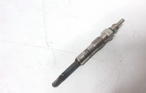 Volkswagen PASSAT B5.5 Glow plug 0100226482