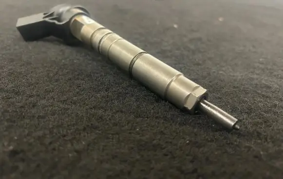Mercedes-Benz S W221 Fuel injector A6420701187
