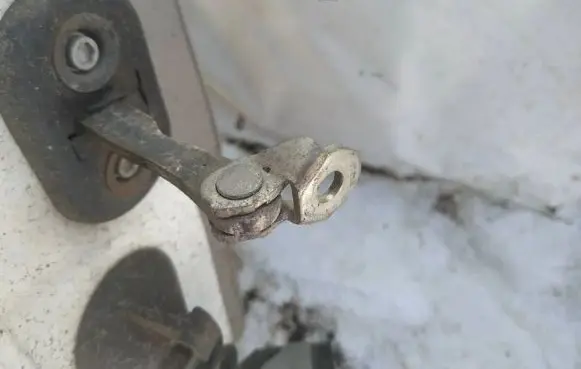Fiat Idea Front door check strap stopper 