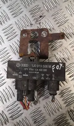 Volkswagen Fox Coolant fan relay 1j0919506m