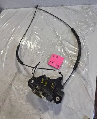 Mitsubishi Colt CZ3 Front door lock 2326556