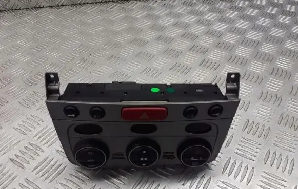 Alfa Romeo 147 Interior fan control switch 01560513690