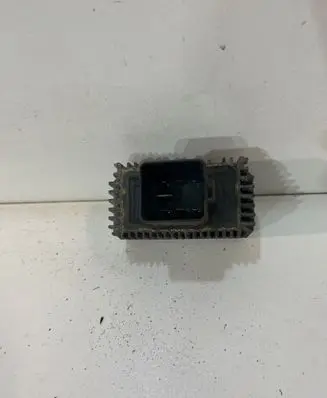 Opel Astra H Glow plug pre-heat relay 55354141 51299018A