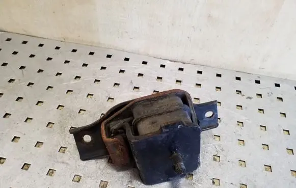 Subaru Forester SG Engine mount bracket 41022FA091